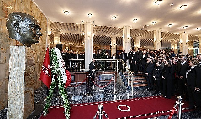 Saat Dokuzu Beş Geçe İstanbul Metrosu