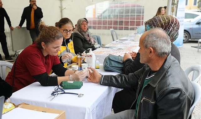 Samsun’da ücretsiz kan şekeri ölçümü ve vücut analizi yapıldı