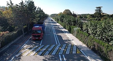 Sanayici Caddesinin gecesi ayrı gündüzü ayrı güzel