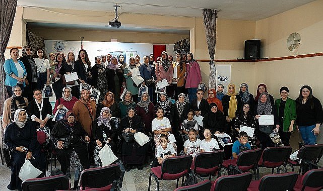 TİKAV ve Akfen Yenilenebilir Enerji'nin Kadınların Güçlenmesi İçin Kırsal Bölgelere Uzanan Farkındalık Projesi 'Dijitaldeki Ayak İzimiz' Tamamlandı