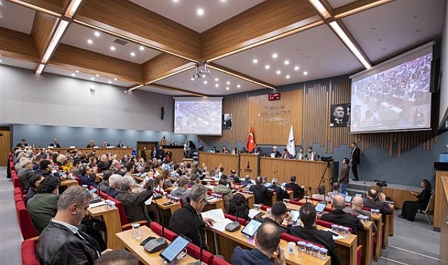 Tugay: Bakanlık o parayı keşke İzmir Körfezi için harcasaydı