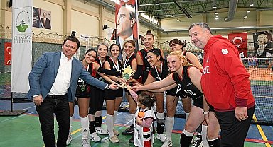 Türkiye Veteran Voleybol Turnuvası'nda şampiyonlar belli oldu