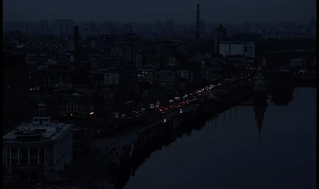Ukrayna, bir dizi patlamanın ardından acil elektrik kesintileri uyguluyor