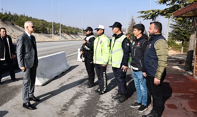 Vali Çiçekli’den polis uygulama noktasına ziyaret