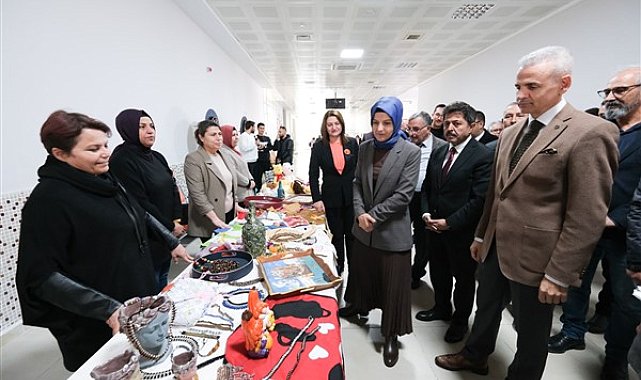 Vali Çiçekli “Kadına Yönelik Şiddetle Karşı Uluslararası Mücadele Günü” programına katıldı
