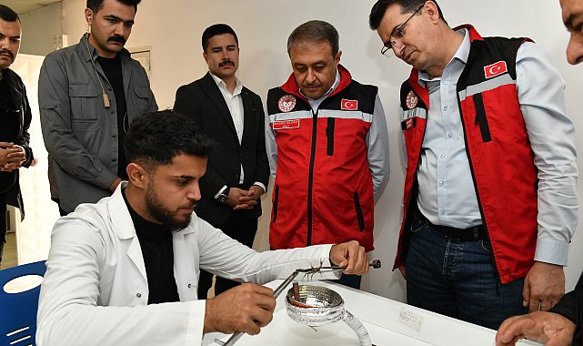 Vali Şıldak, akrep üretim tesisini ziyaret etti