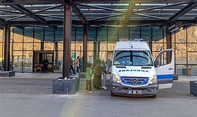 Van Büyükşehir’den İzmir’e hasta nakli