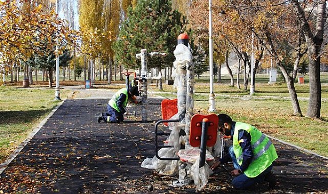 Van Büyükşehir'den park ve bahçelerde yenileme çalışmaları