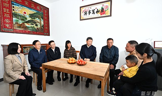 Xi, Hubei’de incelemelerde bulundu