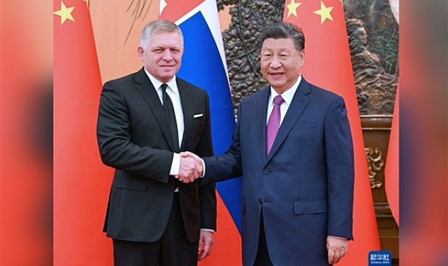 Xi, Slovakya Başbakanı Fico'yla görüştü