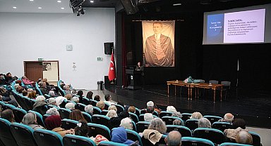 Yaşlı hakları Konak'ta masaya yatırıldı