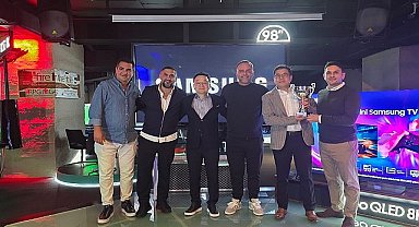 Yeşil sahadan dijital sahaya! Ümit Karan ve Semih Şentürk Samsung TV'de kozlarını paylaştı