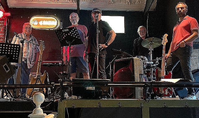 21. Peron'dan Orhan Veli Yorumu: Yeni Şarkı 'Sakal' Yayımda!