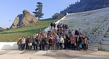 82 Kişilik Akhisarlı Kafile Manisa'yı Adım Adım Gezdi