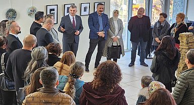Akademisyenlerin Karma Sergisi Değirmendere Sanat Evi'nde Açıldı