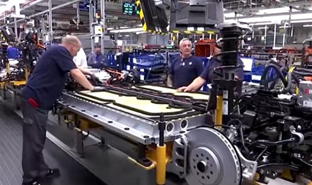 Almanya'daki Volkswagen işçileri bugün greve çıkıyor