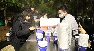 Antalya Büyükşehir'den final haftasında öğrencilere sıcak çorba ikramı