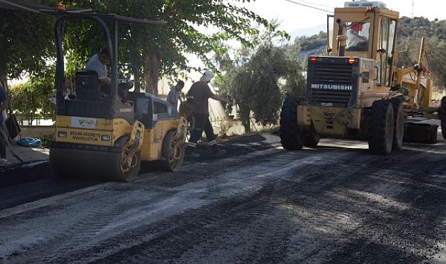 Antalya Büyükşehir'den kırsalda bozulan yollara bakım onarım çalışması