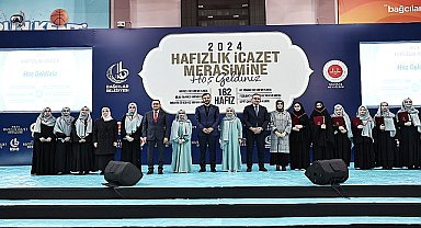 Bağcılar'da 182 kız hafız, taçlarını taktı