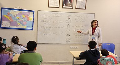 Başkan Çerçioğlu'nun Etkinlikleriyle Aydınlılar İngilizce Öğreniyor