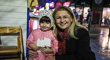 Başkan Ovalıoğlu Bakırköy'de Kurulan Yılbaşı Panayırını Ziyaret Etti