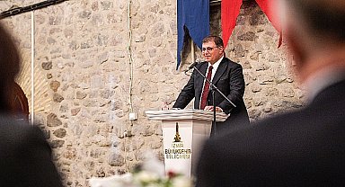 Başkan Tugay'dan yeni yıl mesajı “İyiliği çoğalttığımız bir yıl olsun