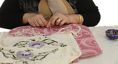 Bayraklı'da 'Gelenekten geleceğe kadın buluşmaları'