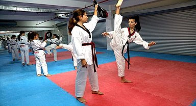 Bayraklı'da kış spor okullarına yoğun ilgi