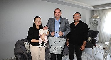Bebeklere İlk Hediye Menderes Belediyesi'nden