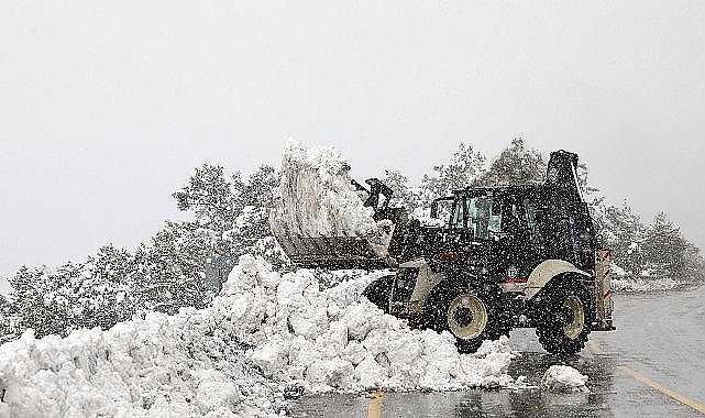 Beyaza Bürünen Muğla'da Yollar Ulaşıma Açıldı