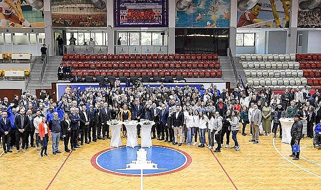 Büyükşehir Belediyesi'nin spor ailesi yeni yıl için bir araya geldi “Şampiyon olacağım diyen herkesin yanında olacağız