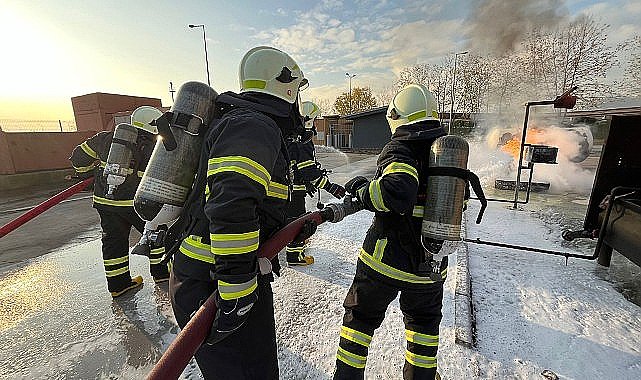 Büyükşehir İtfaiyesi'nden AKUT'a eğitim