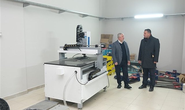 Çorum Belediyesi’nin Ahşap Tasarım ve Mobilya Atölyesi’nde çalışmalar sürüyor