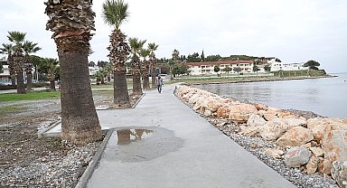 Didim Belediyesi Fen İşleri Müdürlüğü ekiplerince Sedef Koy'da bulunan yürüyüş yolu yenilendi.