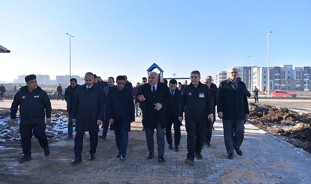 Diyarbakır Valisi Zorluoğlu, Oğlaklı bölgesindeki inşaat alanlarını ziyaret etti