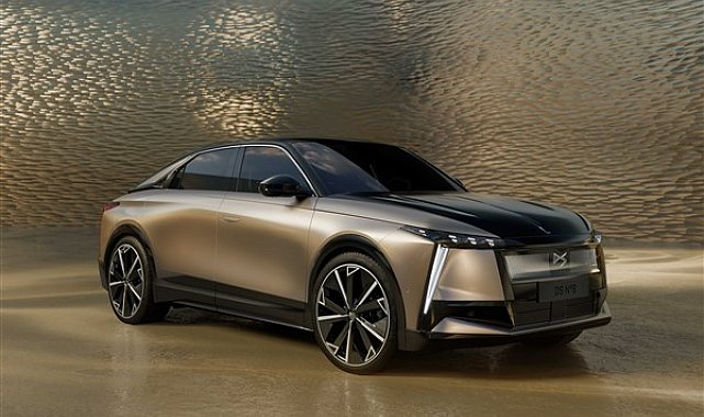 DS Automobiles'in yeni amiral gemisi DS N°8 tanıtıldı