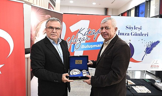 En sevilen yazarlar Osmangazi'de kitap severlerle buluşuyor