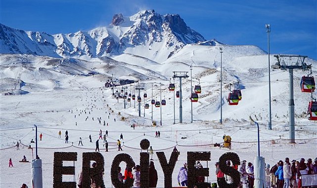 Erciyes Kayak Merkezi, hafta sonu 70 bin ziyaretçi ağırladı