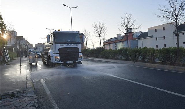 Esenyurt Belediyesi ekipleri, ilçede temizlik çalışmalarını sürdürüyor