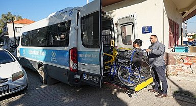 Gaziemir Belediyesi'nden engelli ve hasta bireylere ulaşım desteği