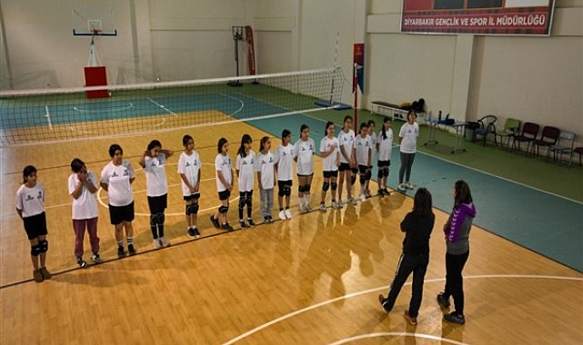 Gençler ve çocuklar belediyenin spor faaliyetlerinden yararlandı