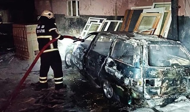 Hatay'ın Uzunkavak Mahallesi’nde araç yangını