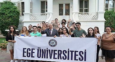 İzmir Büyükşehir Belediyesi, kent belleğinde önemli yeri olan Kültürpark'taki Göl ve Ada gazinolarını aslına uygun bir şekilde yeniliyor.