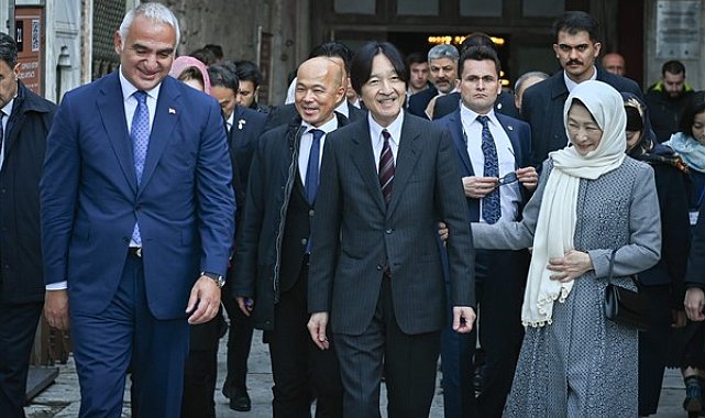 Japonya Veliaht Prens ve Prensesinden Ayasofya-i Kebir Cami-i Şerifi'ne ziyaret