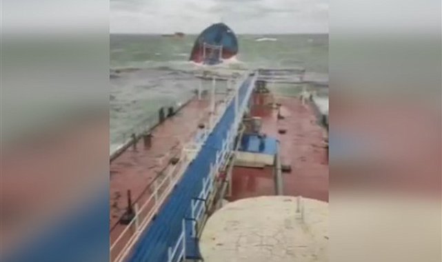 Kırım Kerç Boğazı'nda iki Rus tankeri zor durumda