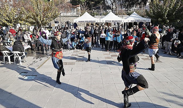 Konak'ta yeni yıl coşkusu kermeslerle devam ediyor