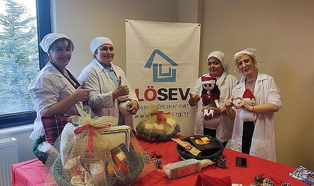 LÖSEV'in Anneleri Üretiyor, Lösemili Çocuklar İyileşiyor: Yılbaşı Sepetleriyle Umut Olun