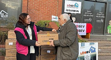 LÖSEV Mutlu Et Paketlerini Ataşehir'de Dağıtmaya Devam Ediyor