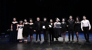 Lüleburgaz'da 'Ahh Şu Opera' sahnelendi