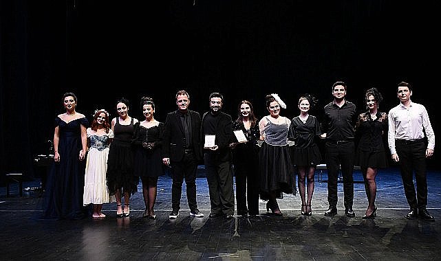 Lüleburgaz'da 'Ahh Şu Opera' sahnelendi